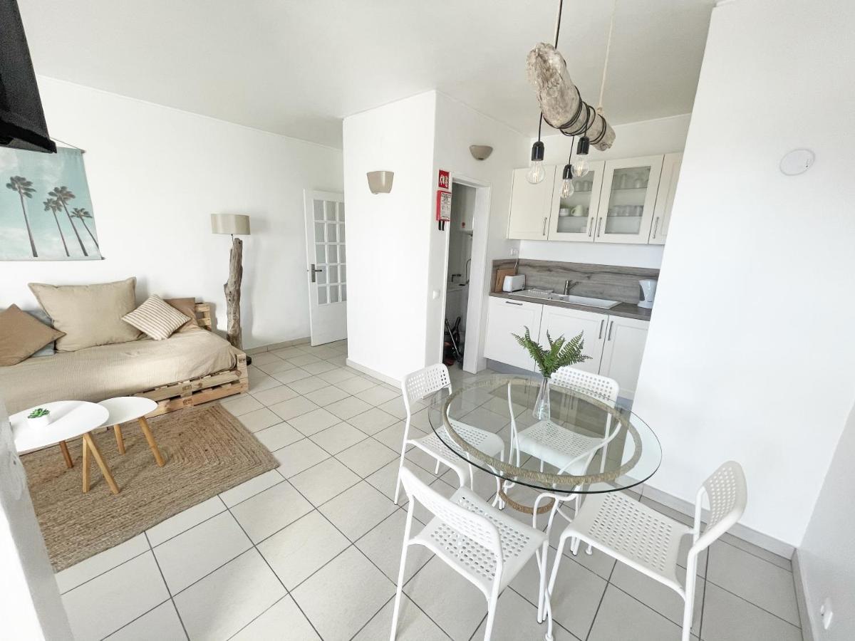 Beachfront Oura - 100m Beach, Seaview, Garage, 300m Strip Appartement Albufeira